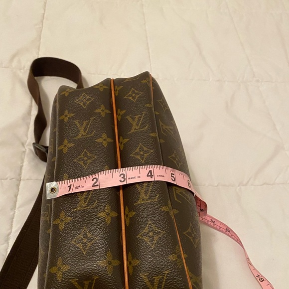 Louis Vuitton Reporter Bag - Picture 15 of 16
